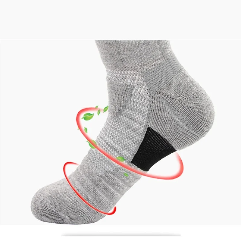 Men Sport Socks Breathable Moisture Wicking Athletic Sock Autumn Winter Comfortable Cotton Socks Outdoor Running Basketbal Socks