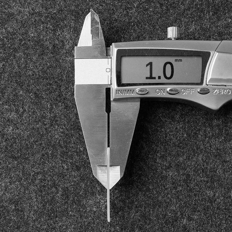 Часы наручные с сапфировым стеклом, толщина 1,0 мм, диаметр 33-42,5 мм