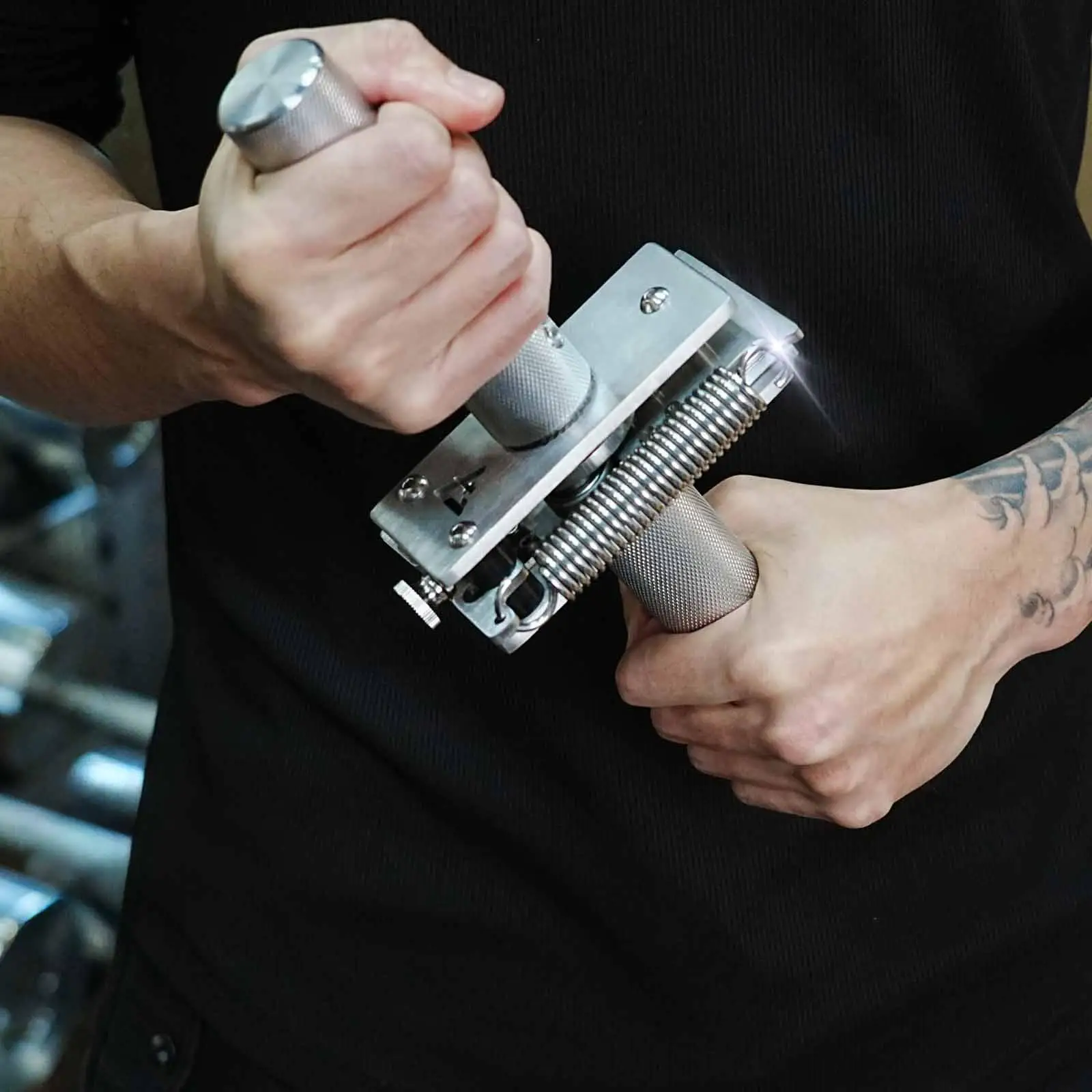 

Torque Wrist Exercise Armblaster Wrist Forearm Exerciser for Workout Fitness
