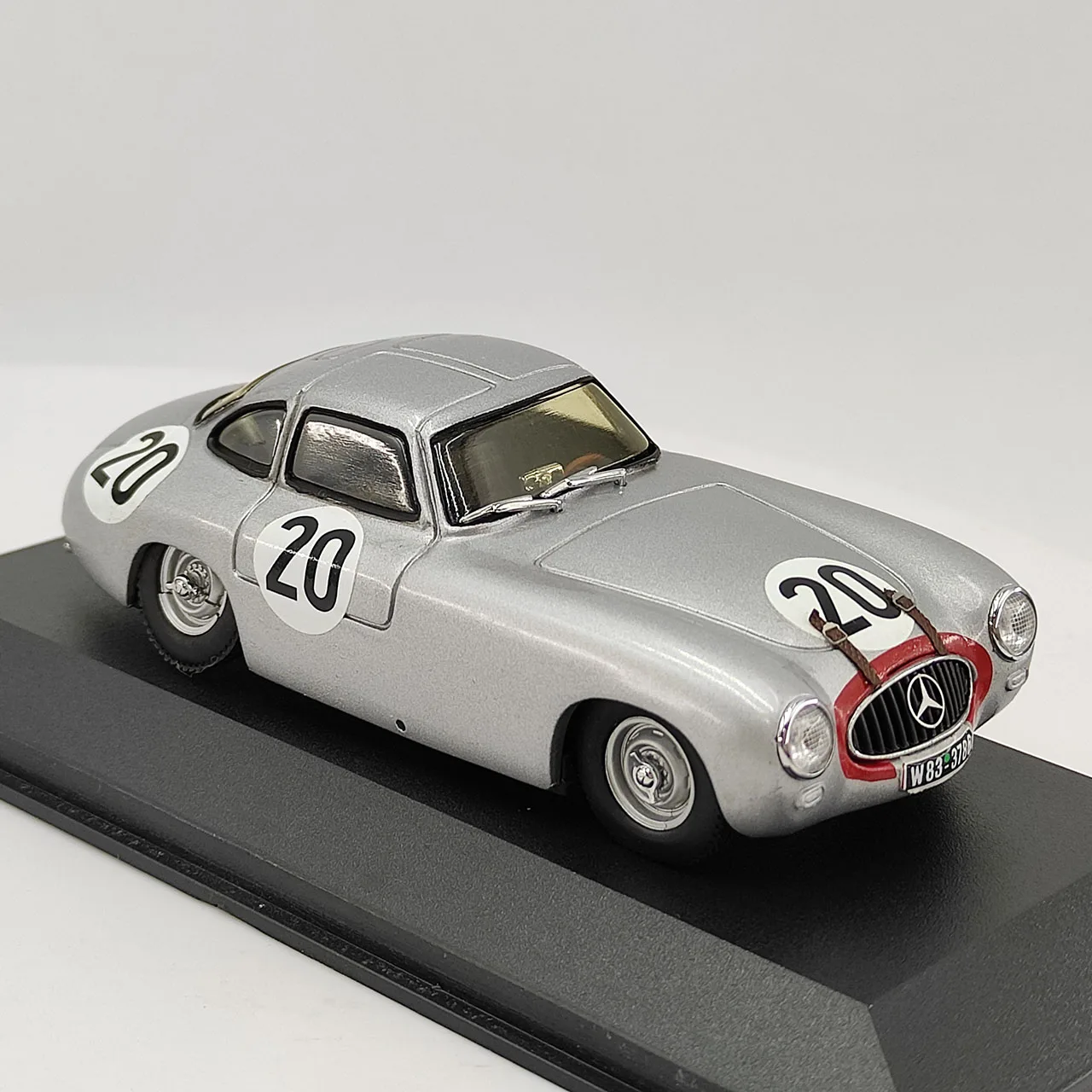 Flaws Diecast MAX Scala 1:43 BENZ 300 SL Le Mans 1952 Edizione limitata Modello di auto in lega Giocattolo da collezione Regalo Souvenir Display