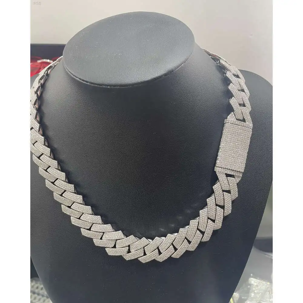 Heavy Chain Cuban Link Chain Made with Round Cut Moissanite Diamond White Gold Hip Hop Jewelry