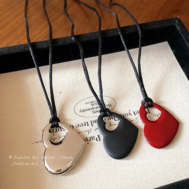 Autumn and Winter Simple Hollow Heart Pendant Necklace Sweater Chain Women's Accessories