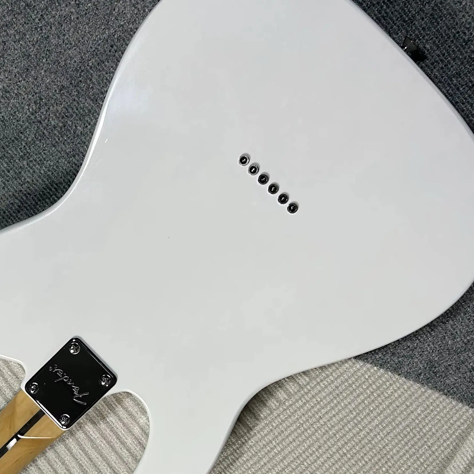 White Electric Guitar Rosewood Fretboard Mahogany Body HH Pickups view 2
