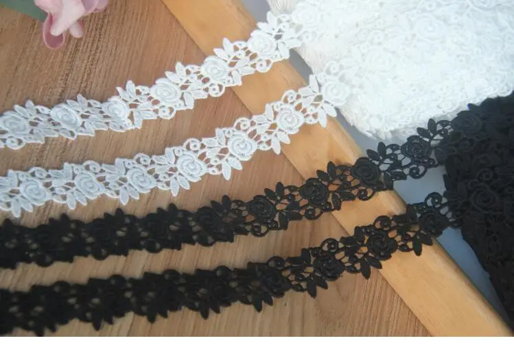 1yard Width: 2.5cm New Style Flower Lace Black and Ivory White Thread Embroidery Laces Sewing Accessories(SS-4023)