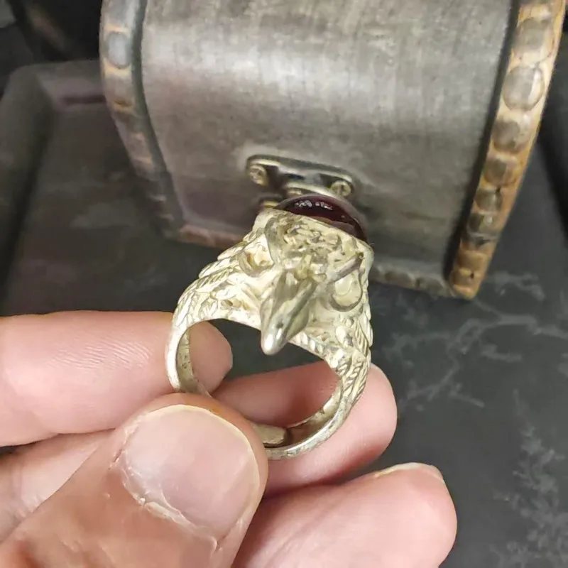 Vintage Leaf‑Textured Red Gem Ring Unisex Adjustable Open Band Metal Dome Cabochon Oriental Antique Statement Finger Jewelry