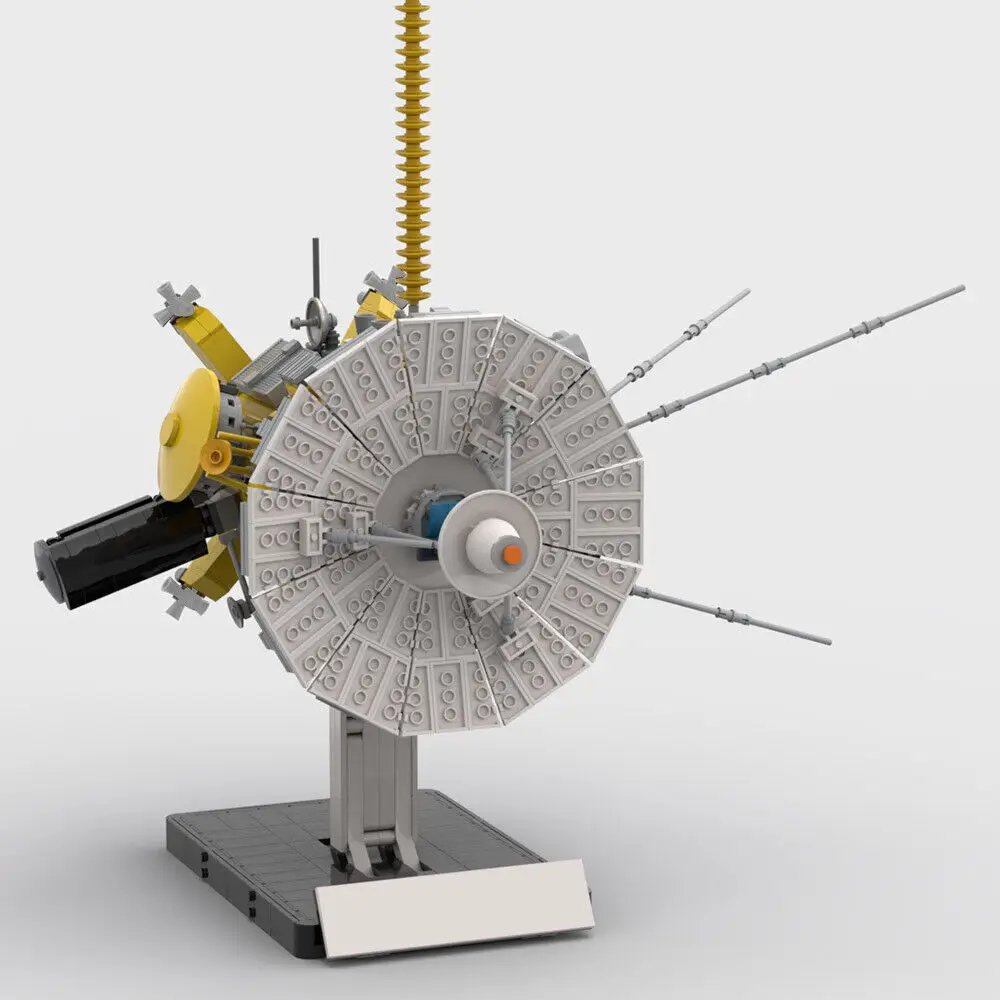 

C9211 Space Probe Cassini-Huygens Orbiter 2096 Parts 1:12 Scale with Stand