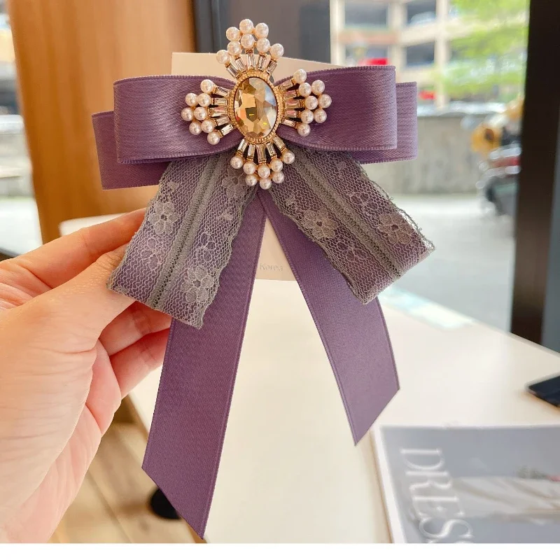 Korean Pink Fabric Lace Bow Tie Brooches for Women Cross Pearl Crystal Shirt Collar Pins Fashion Brooch Wedding Party Jewelry