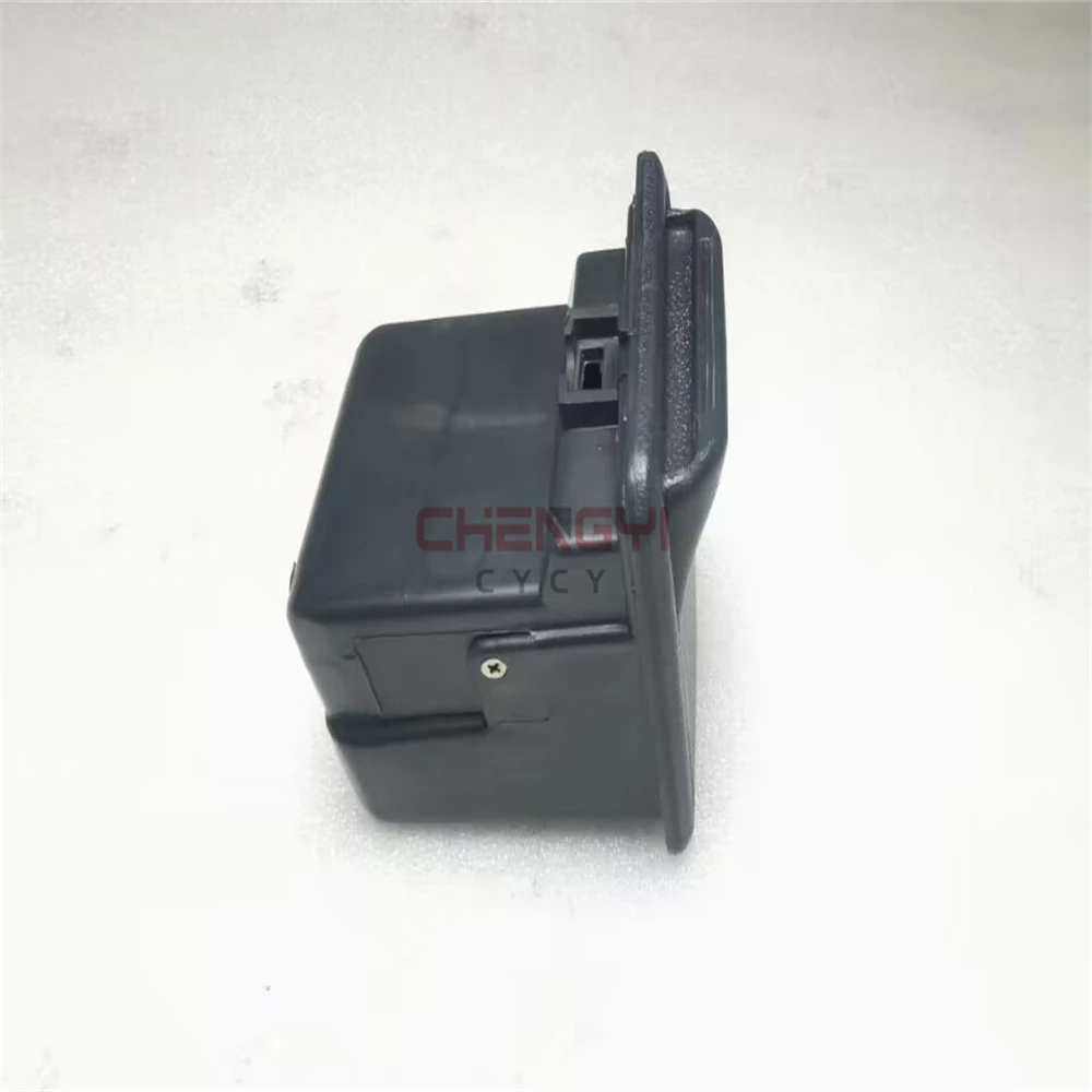 Front Central Aisle Ashtray For Pajero Montero V11W V12W V23W V31W V32W V33W V43W V45W MB775274