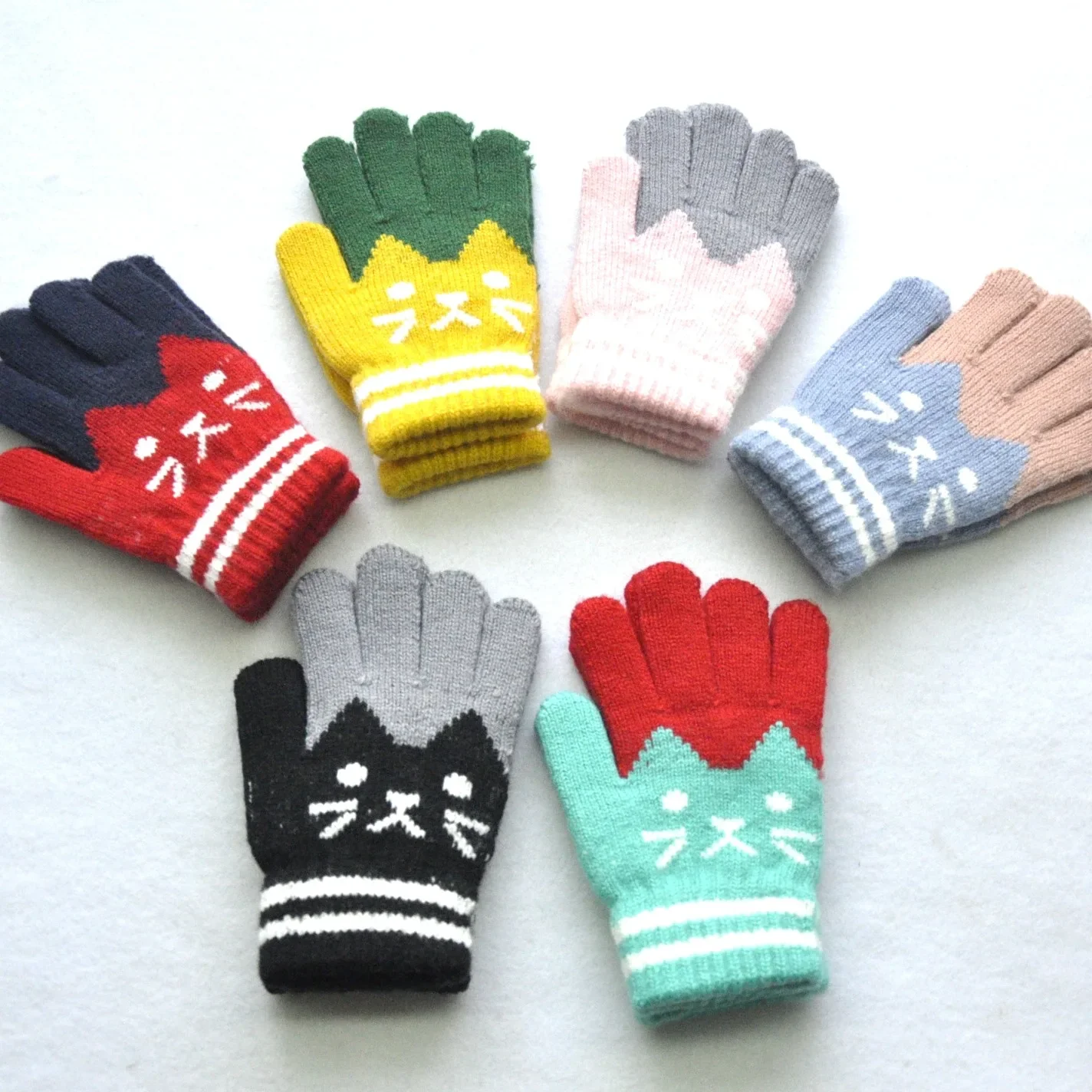 

Cute Children Thickened Warm Gloves For Students 6-11Y Winter New Cat Knitted Mittens Outdoor Knitting Cycling Skiing Gloves