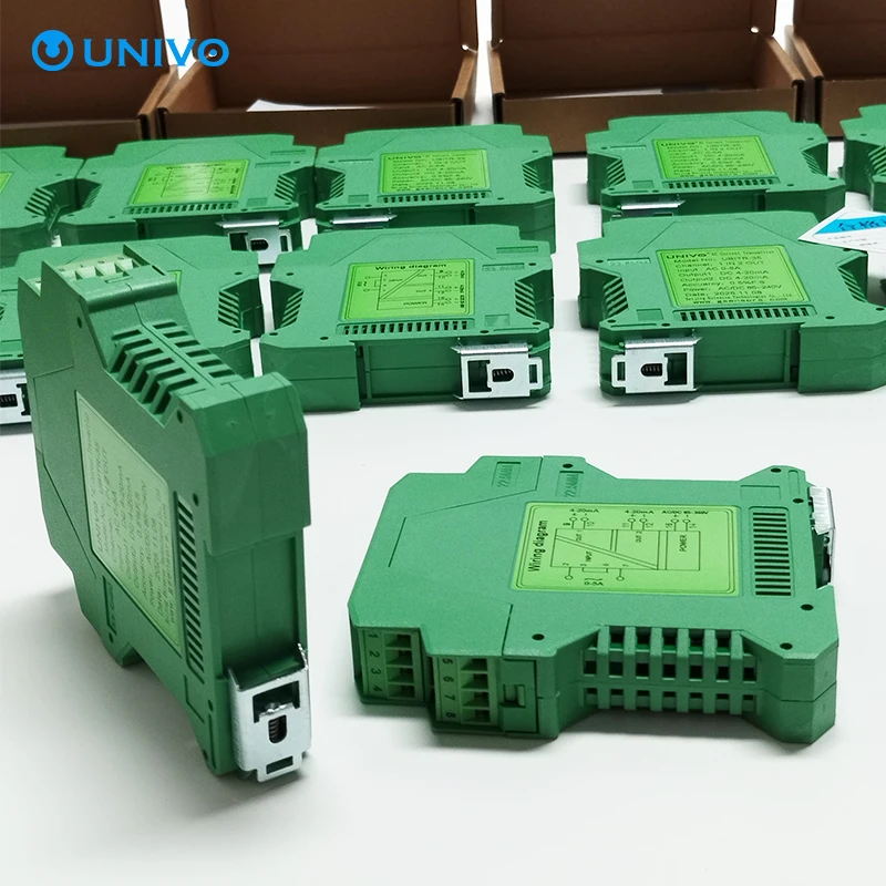 Factory Wholesale ABS Rail-Mounted Current Transmitter Output Signal Isolator Distribution Conversion 4-20mA 1 in 1 2 3 4 OUT