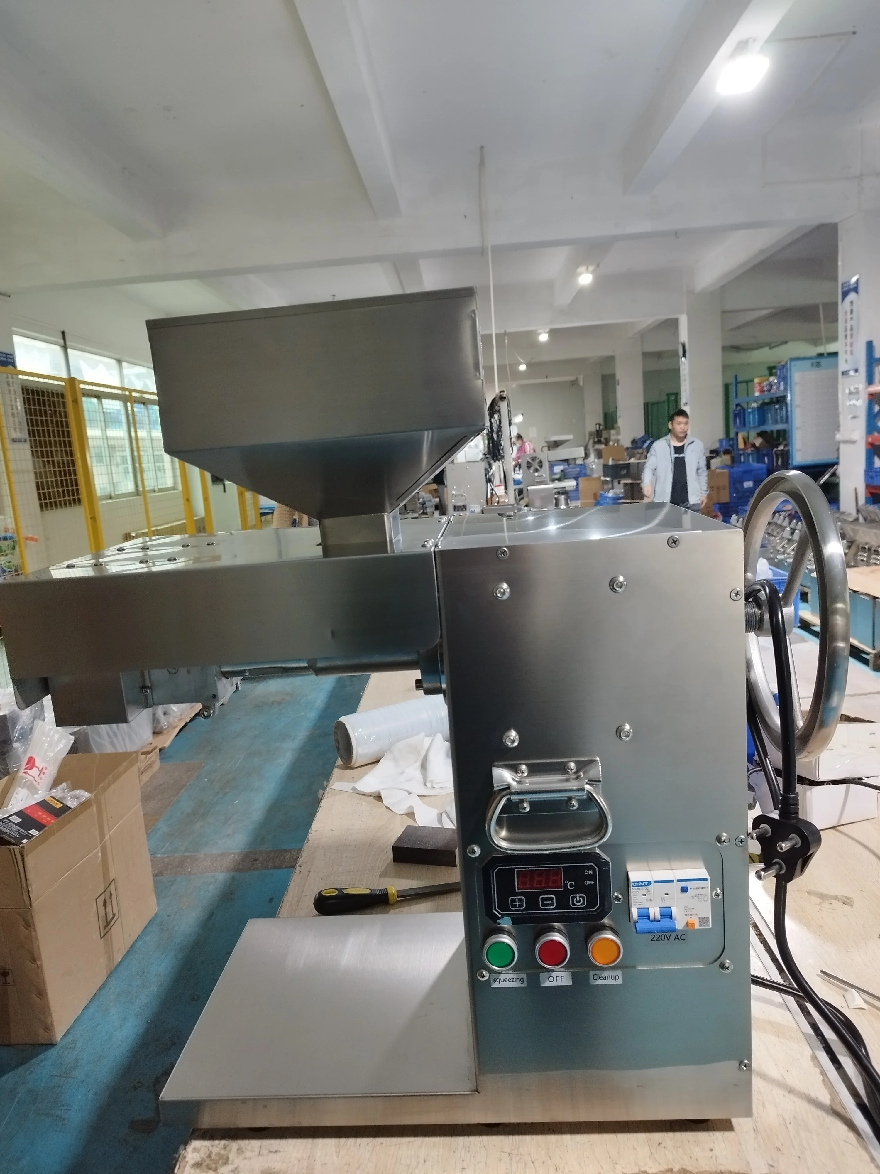 T80 Fast Small Commercial Oil Press for Peanuts Sesame Soybeans Rapeseed Tea Seeds-New Condition
