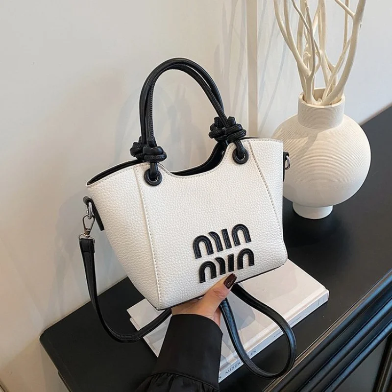 

High-End Ladies Handbag Made Of Woodland-Printed Leather Featuring Casual Paris High-End Spacious Daily Refined Style​