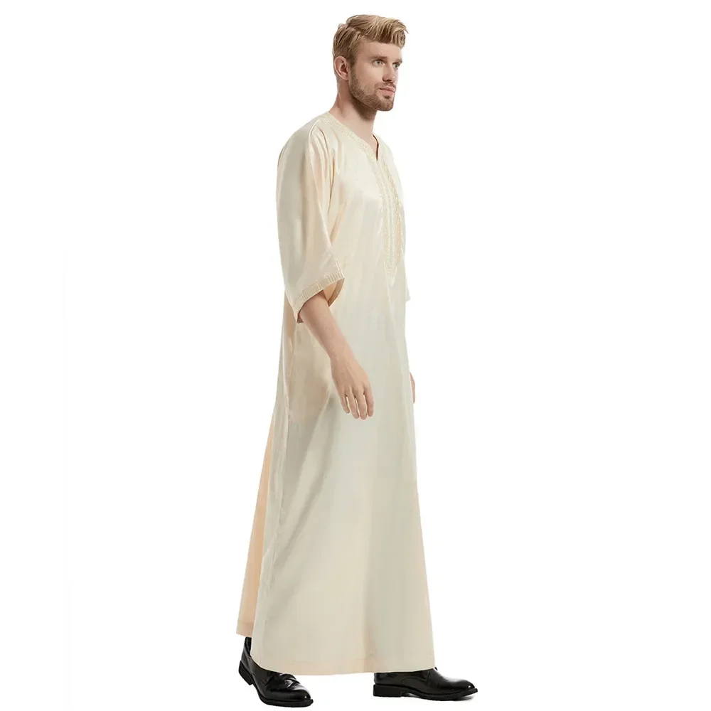 Uomini musulmani Caftano Robe Raso Ricamo Jubba Thobe Arabo Saudita Thoub Eid Ramadan Turchia Abaya Abito Tradizionale Islam Abbigliamento