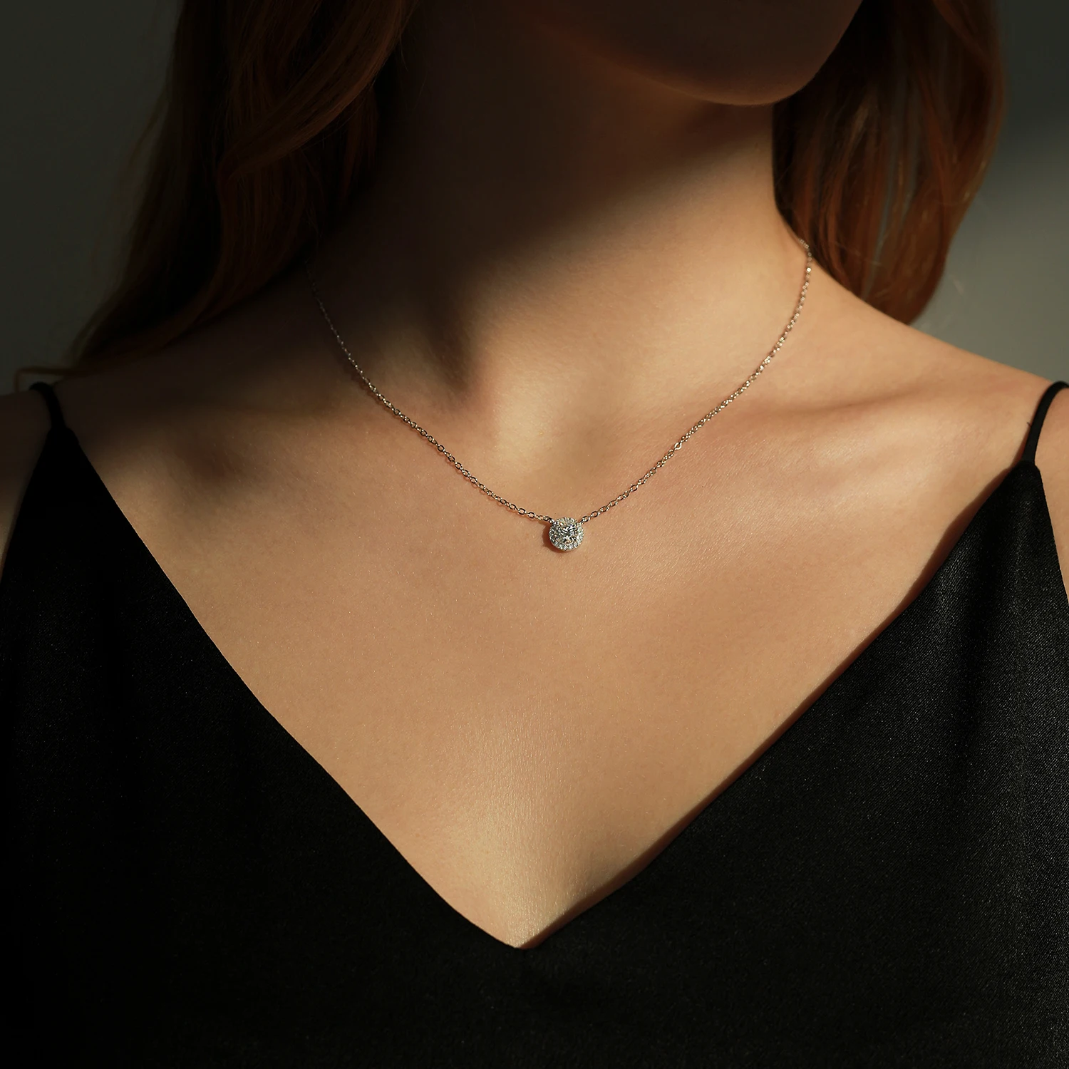 MODIAN 0.8 Carat D Color Classic Halo Moissanite Pendant Necklace 925 Sterling Silver Lab Diamond Wedding Jewelry For Women