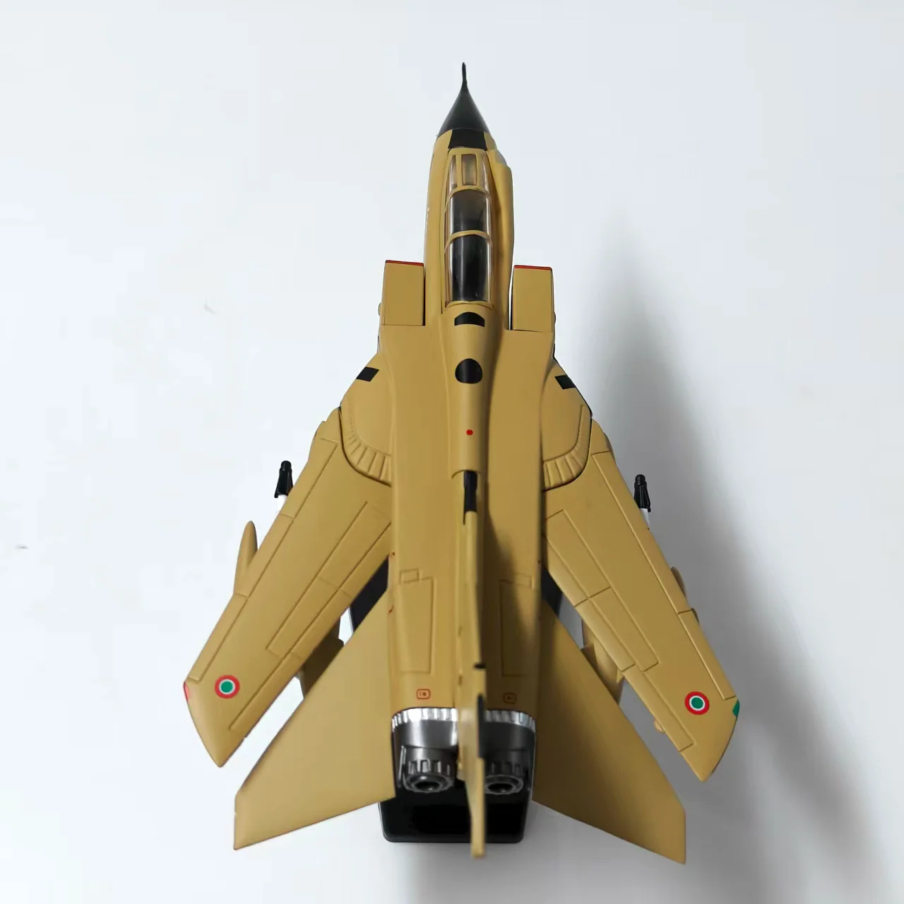 Diecast 1:100 Scale Alloy Model Airplane Gale Fighter Jet Aircraft Models For Static Collection Office Decoration Gift With Base