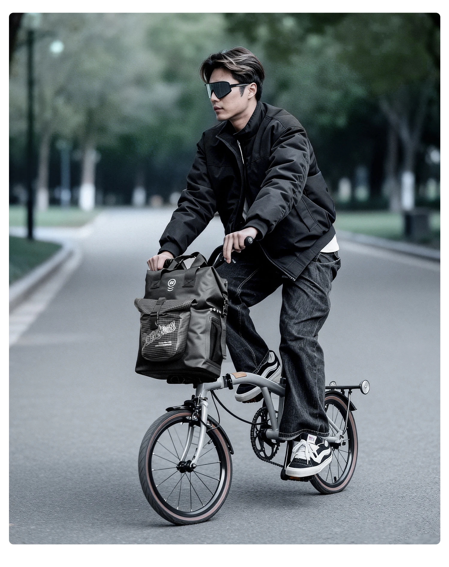 ROCKBROS Bike Front Bag 18L Capacity Quick Install Folding Bike Handlebar Bag with Shoulder Strap Multifunctional Cycling Bag