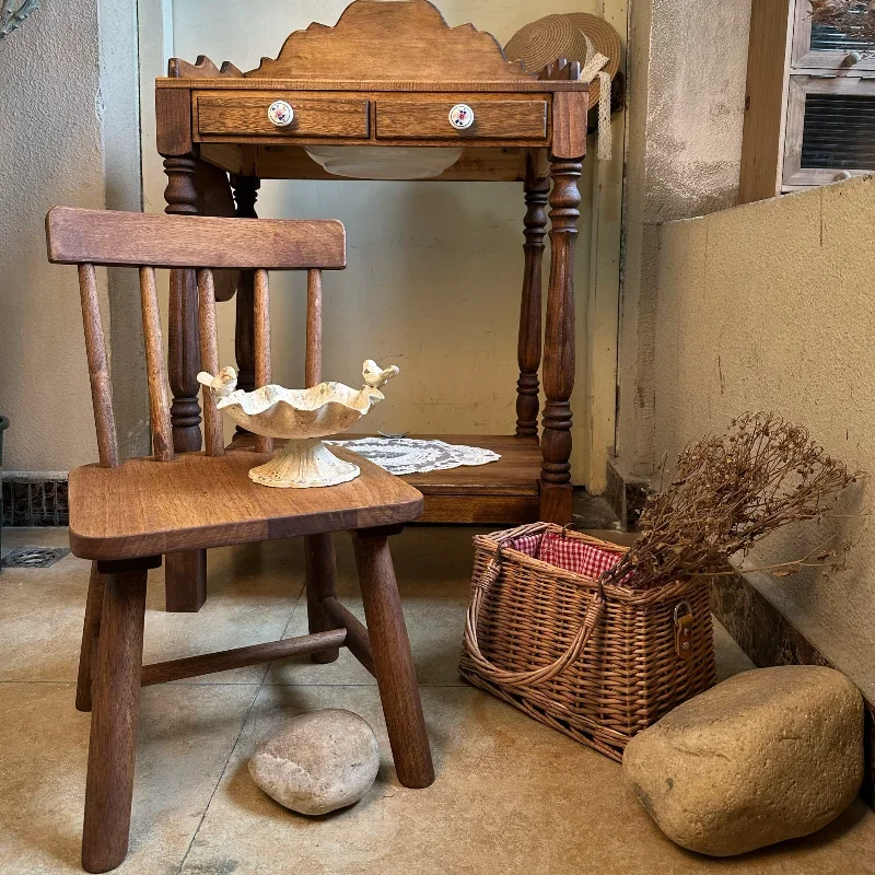 All solid wood Windsor chair, medieval style living room coffee table low stool shoe changing stool, children's writing learning