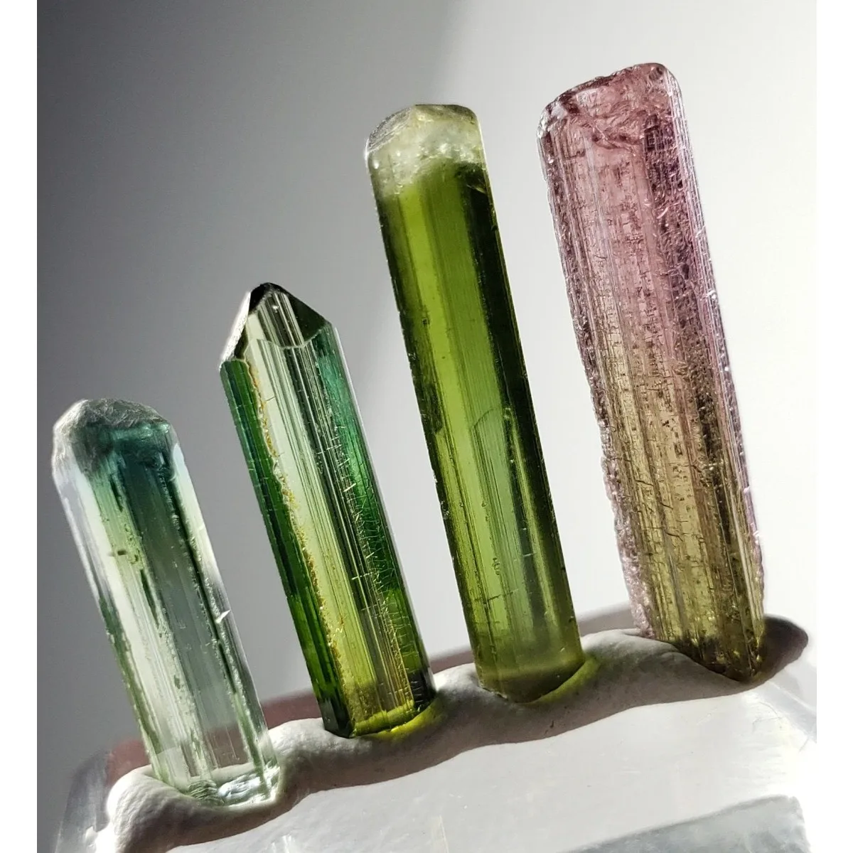 Brazilian Elbaite Rough Mineral Stones, 10g 5-15mm Random Colors, Display Box for Collector Gift Box & Rock Collection