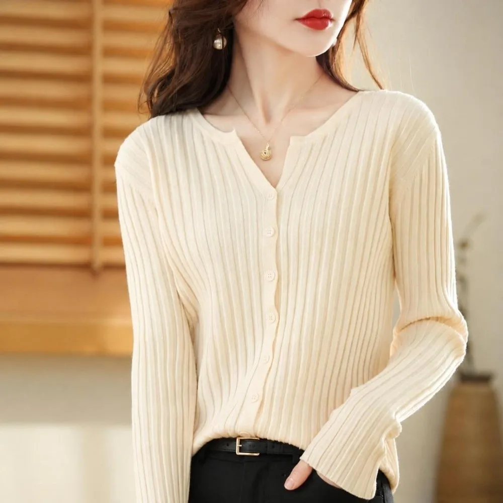 Chic Solid Color Knit Cardigan Slim-Fit Design Long-Sleeved Women Sweater V-Neck Women's Coat
