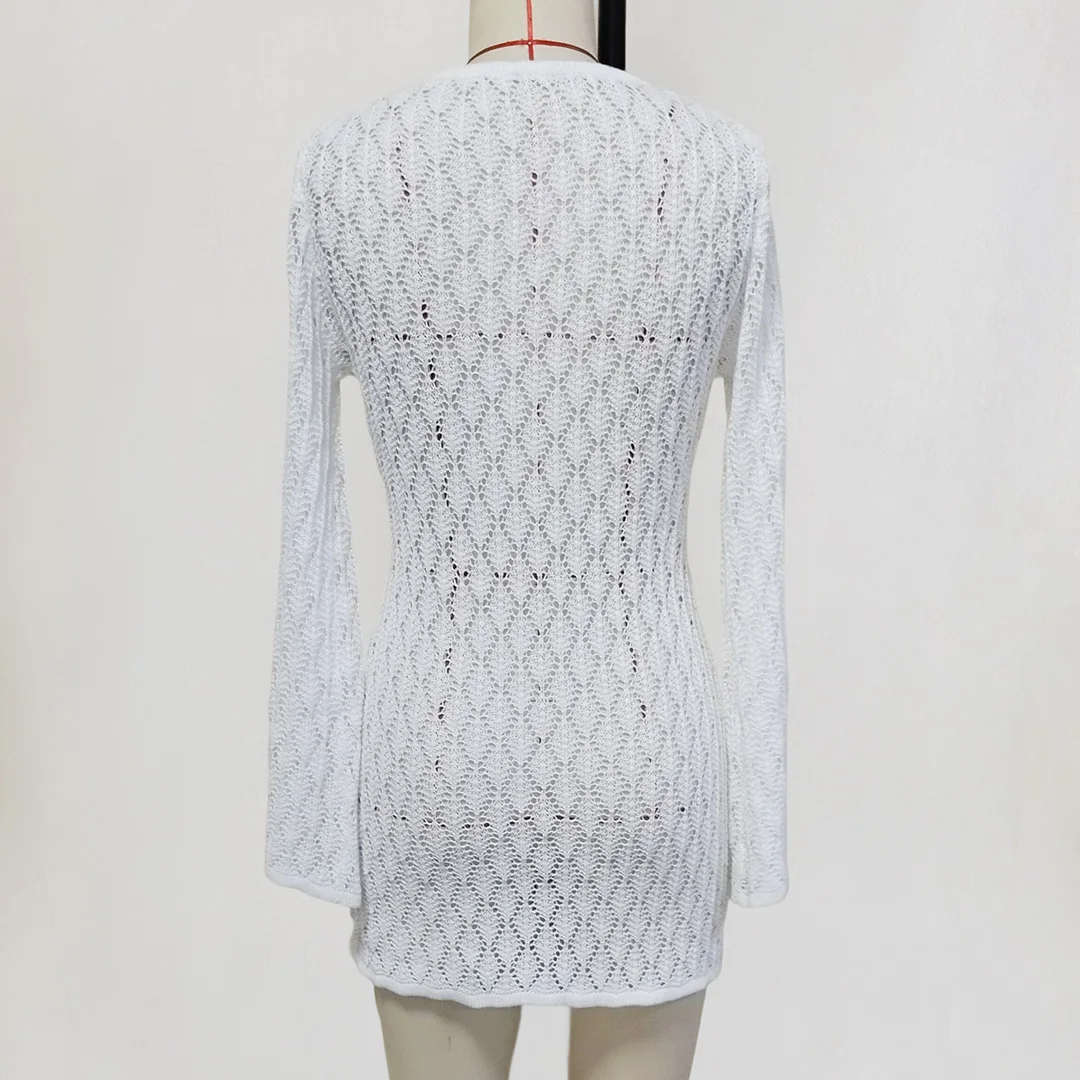 Langärmliges, V-Ausschnitt-Kleid mit Ausschnitten, gehäkelt, gestrickt, Strandkleid, Strandmode, Strandbekleidung, Strand-Cover-up, Damen V7109 – Detail 9