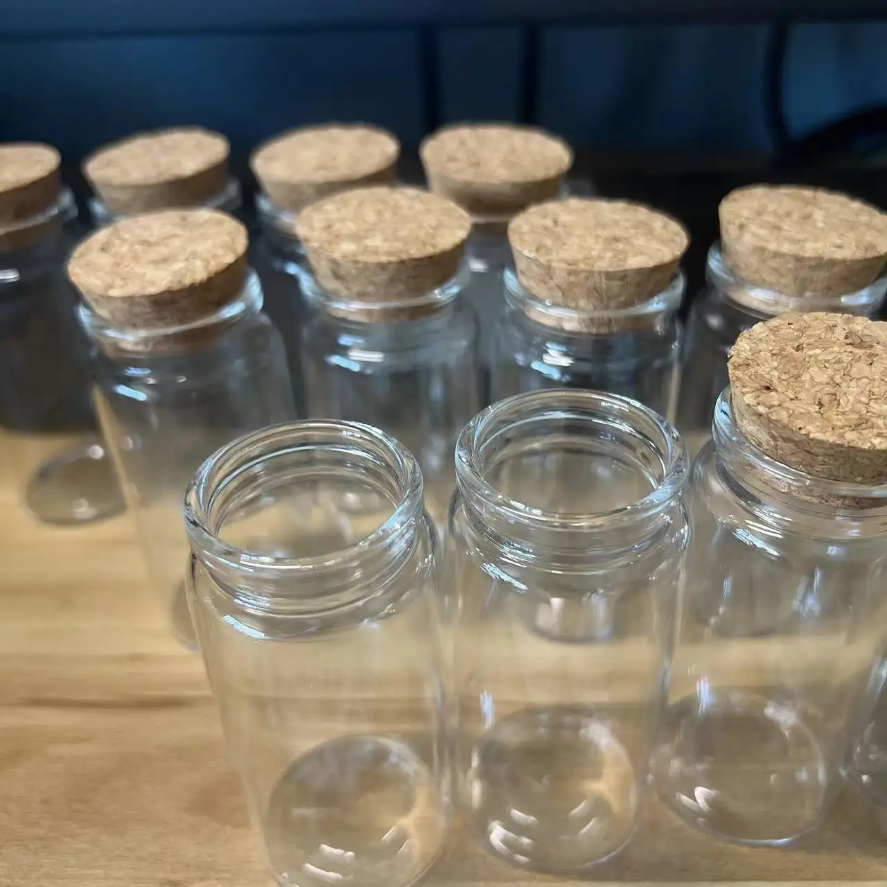 12 قطعة 60 مللي عيد الميلاد الحلوى الزجاج زجاجة الفلين 26x37x80 مللي متر قارورة صغيرة حفلة صغيرة الزجاج الجرار الحاويات DIY بها بنفسك الحرفية تخزين التوابل