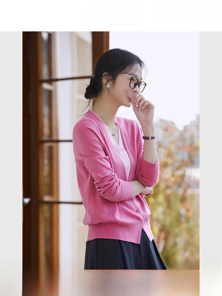 

Elegant Pink Knitted V-Neck Sweater Women's Spring 2026 Wool Blend Base Layer Top Casual Loose Fit Long Sleeve T-Shirt