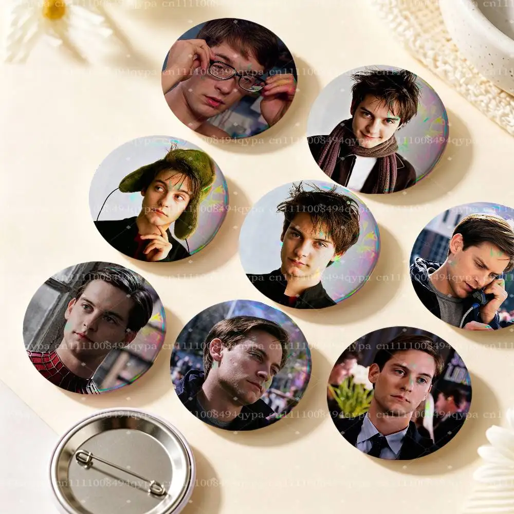 T-Tobey Maguire Button Supplies Round Badge Pins Clothes Decor Metal Pin Back Cover Metal Cover Laser Film