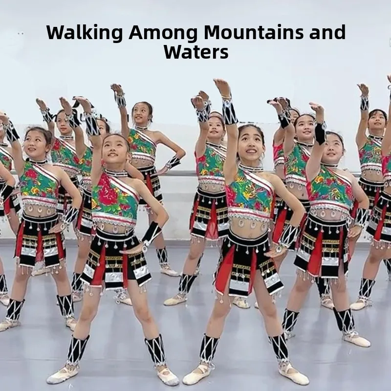 

Новинка марта: Женский и детский этнический костюм для выступлений, танцевальный наряд с открытыми плечами, одежда для выступлений на открытом воздухе, для прогулок по горам