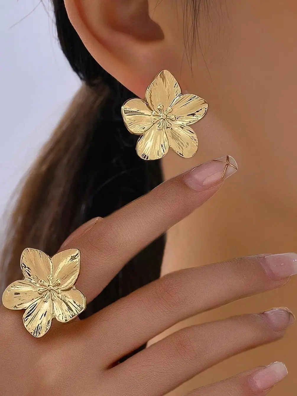 

Retro Simple Faionable Gold Flower Ring And Earring Set Versatile Ele Yellow Flower Jewelry Combo