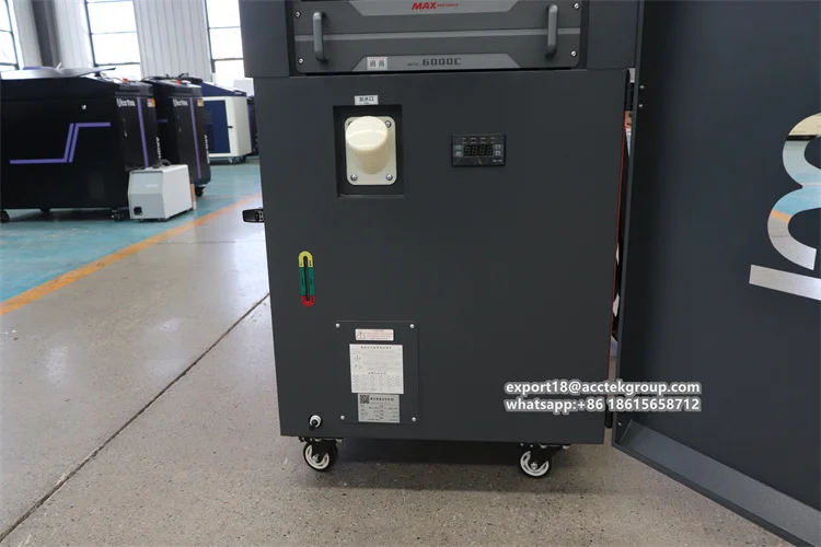 Sconti del 10% Prezzo di fabbrica 3000W 6000W Macchina per la pulizia continua della fibra laser di grande potenza 500mm Larghezza di scansione Detergente per ruggine metallica
