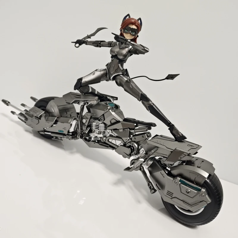 New In Stock 1/10 Dc Catwoman Motorcycle Action Figure Mech Toy Machine Girl Warhime Comic Mech Model Statue Collect Xmas Gifts