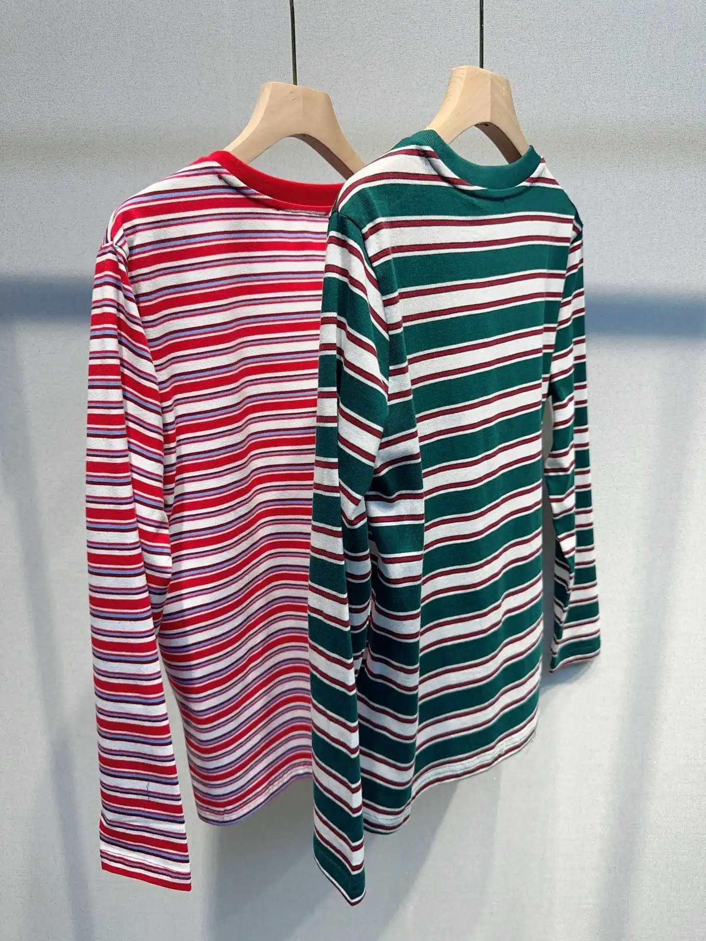 Stripe contrasting patchwork pocket long sleeved round neck T-shirt base shirt