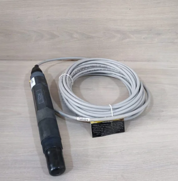 Ha-ch Online Process ORP Sensor  RD1R6 Gold ORP Electrode, PPS Housing, Convertible Mount, 4.5m Cable, Analog Cable Connection