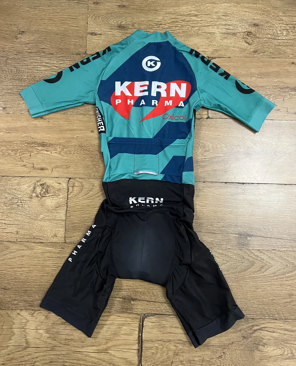 LASER CUT Skinsuit 2025 Equipo Kern Pharma TEAM Bodysuit SHORT Cycling Jersey Bike Clothing Maillot Ropa Ciclismo