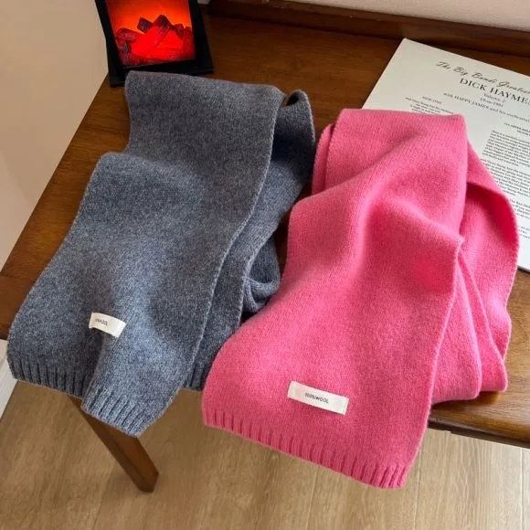 وشاح صغير من الصوف الخالص 100% للنساء في شتاء 2025 وشاح نسائي جديد محبوك متعدد الاستخدامات النسخة الكورية وشاح صوفي