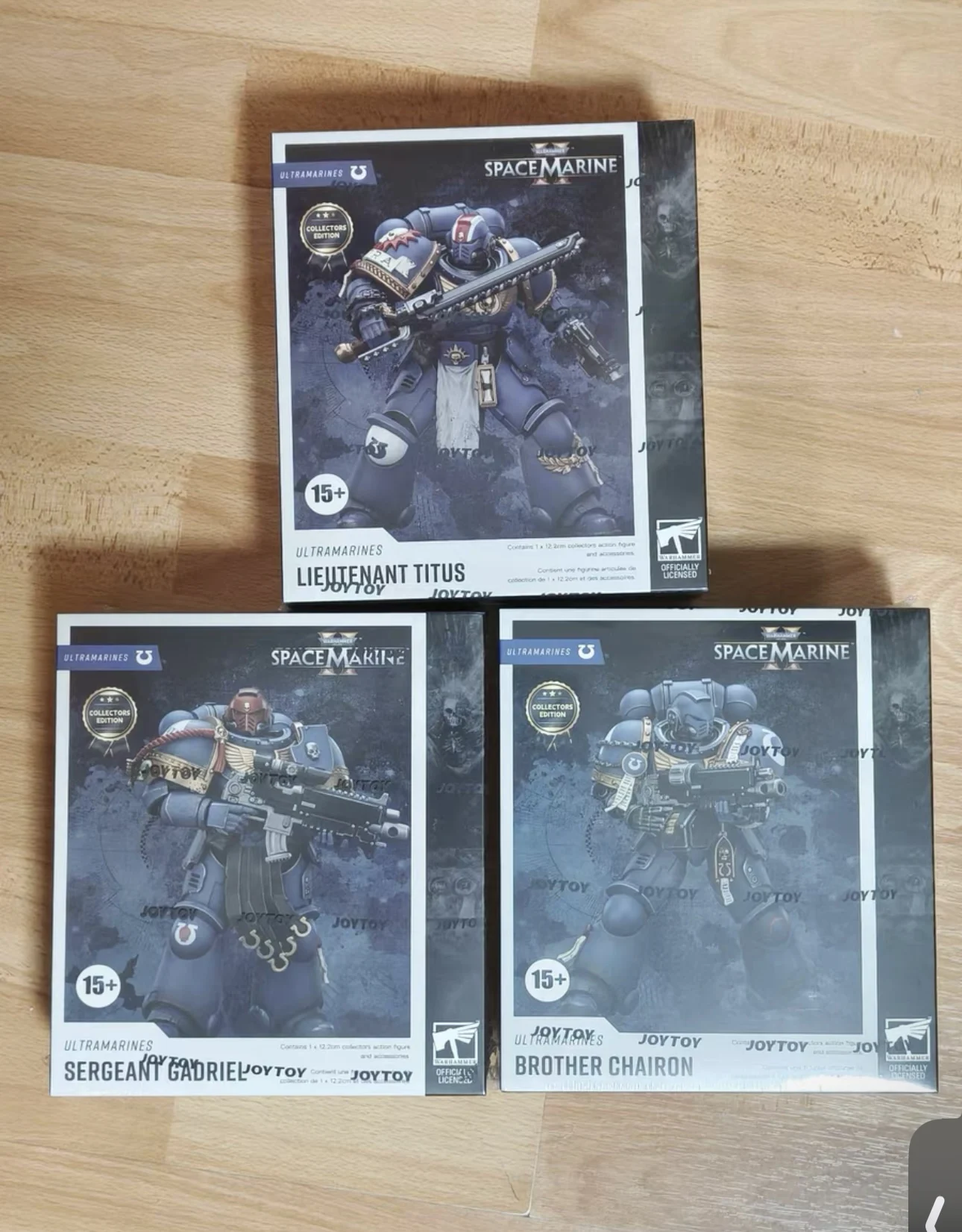 متوفر في المخزون JOYTOY Warhammmer 40K 1/18 شخصية الحركة Ultramarines الملازم Titus Gadriel Chairon طبعة جامعي أنيمي