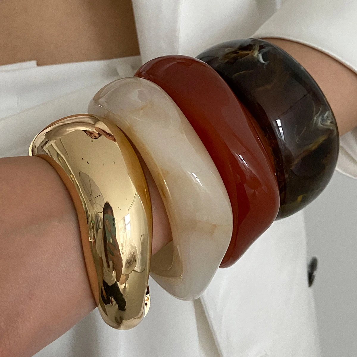 SHIXIN Vintage Brown Beige Resin Thick Bangle Bracelet for Women Punk Irregular Acrylic Wide Bangle Fashion Jewelry Accessories