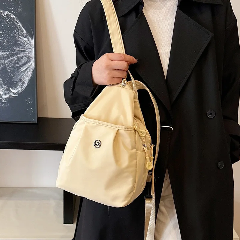 حقيبة ظهر يومية أنيقة وواسعة ومتينة للنساء