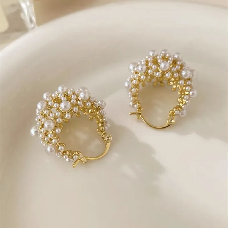 A Pair Irregular Metal Pearl Earrings European Style Trendy Studs Suitable for Women Girls Travel Jewelry Earings Stud Earrings