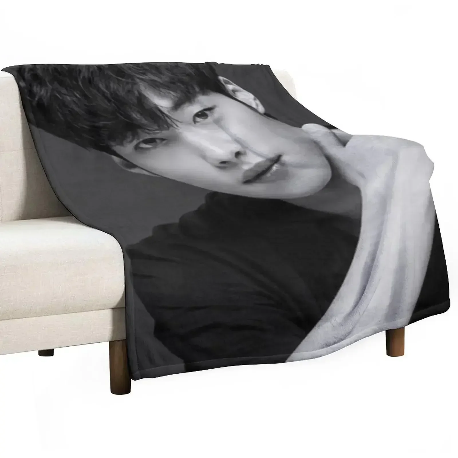 

woo do hwan The king: Eternal monarch Throw Blanket Spring Fall Cozy Throw Blanket for Couch