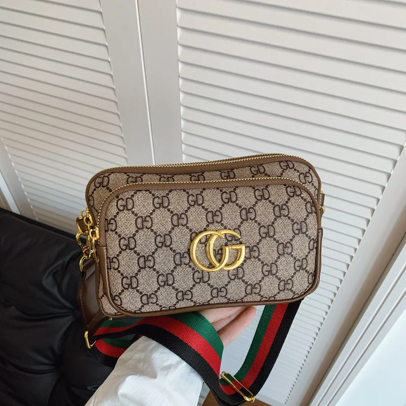 

​​Luxury Fashion Women Bag New Crossbody Purse Vintage Print Multi Pocket Chest Bag Wide Strap Letter Shoulder Bag