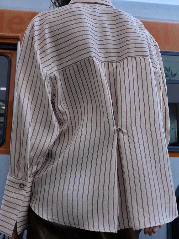 

Spring 2026 Women's Faion Sweet Long Sve Pleated Collar Loose Cuff irt New Arrival Ethnic Stage Costume Ladies irt
