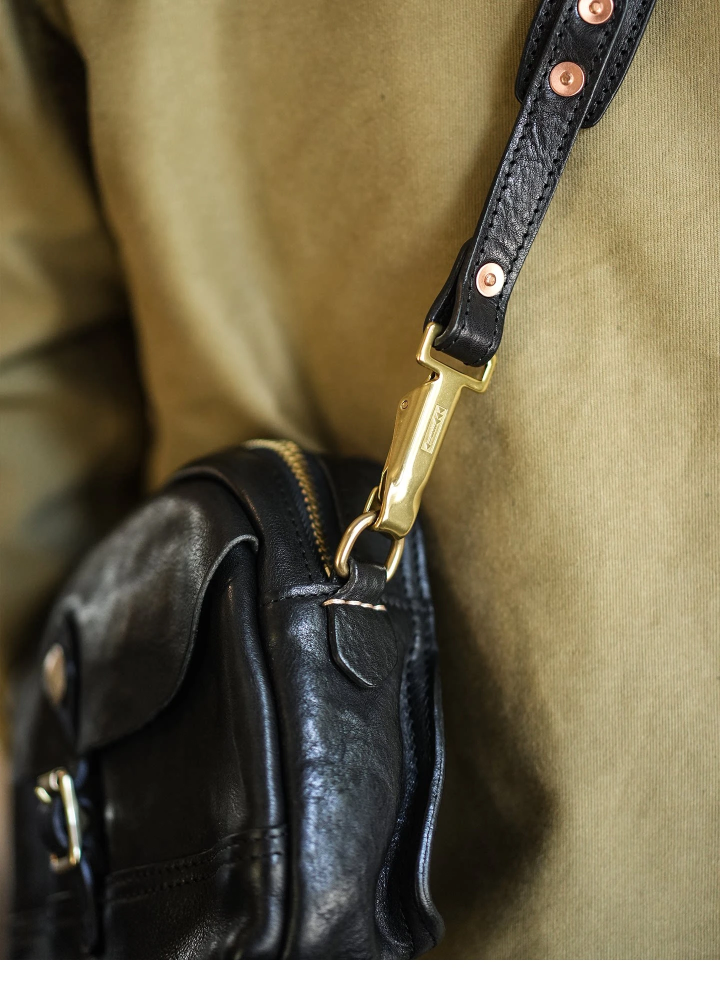 PNDME Mode-Organizer Designer-Umhängetasche aus pflanzlich gegerbtem Rindsleder für Herren, lässige Vintage-Luxus-Schultertasche aus echtem Leder – Detail 10