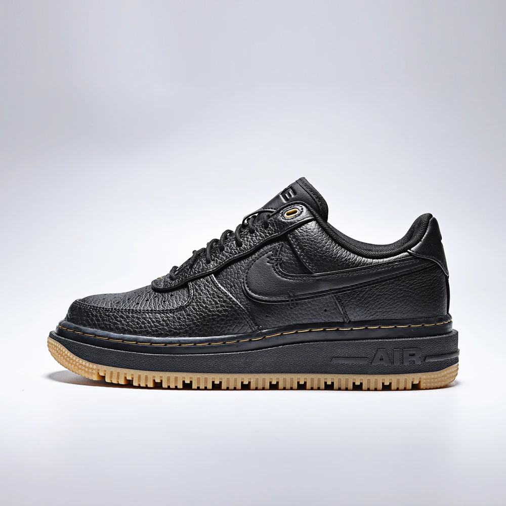 

Мужская обувь NIKE AIR FORCE 1 LUXE для спорта и отдыха DB4109-001