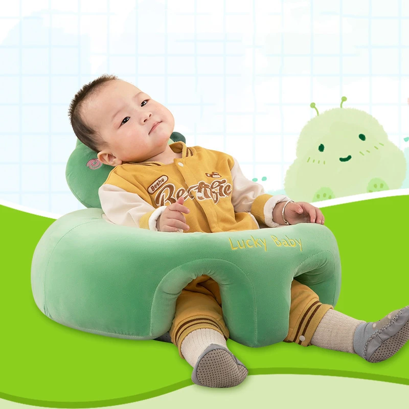 Babies Learn To Sit On Sofas, Babies And Toddlers Learn To Sit On Anti-fall Seats, And Practice Sitting Postures