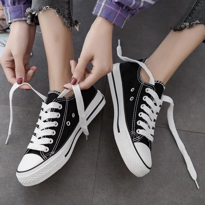 

New Autumn Men Women Lace-up Canvas Shoes Boy Girl Low-top Sneakers Kids School White Shoes Children Skate Shoes Casual Sneakers