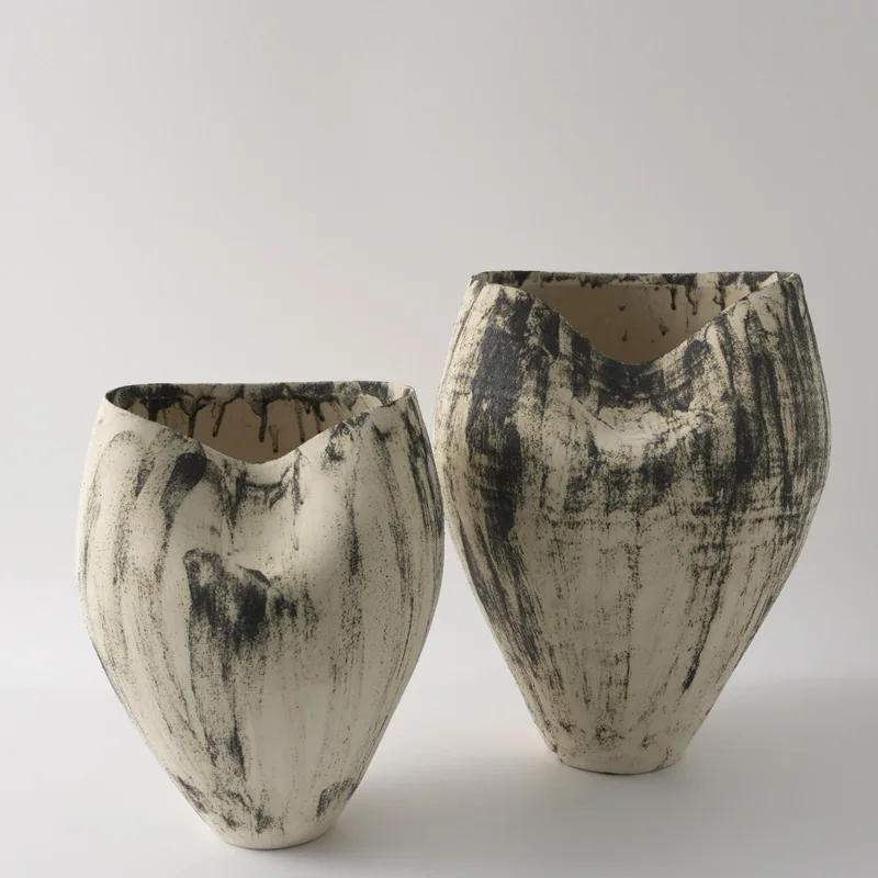 Wabi-sabi medieval swirling ceramic vase coarse pottery jar flower utensil