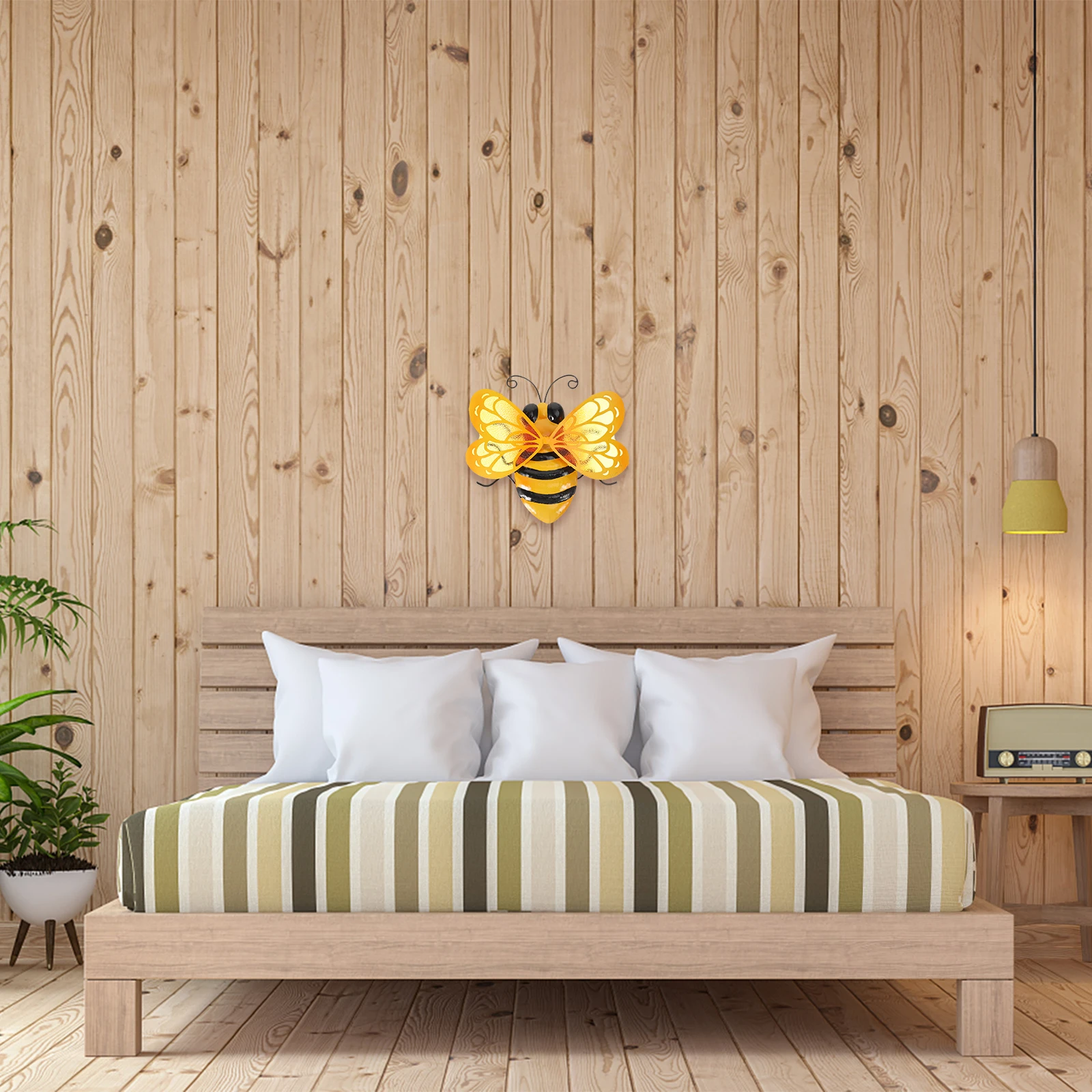 

1pc Bee Ornament Iron Craft Garden Decor For Yard Balcony Wind Moving Insect Adornment Fence Decorative