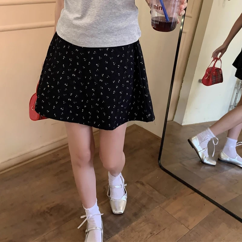 

Retro Small Floral High Waist Black Skirt Female Holiday Summer Design A-Line Skirt