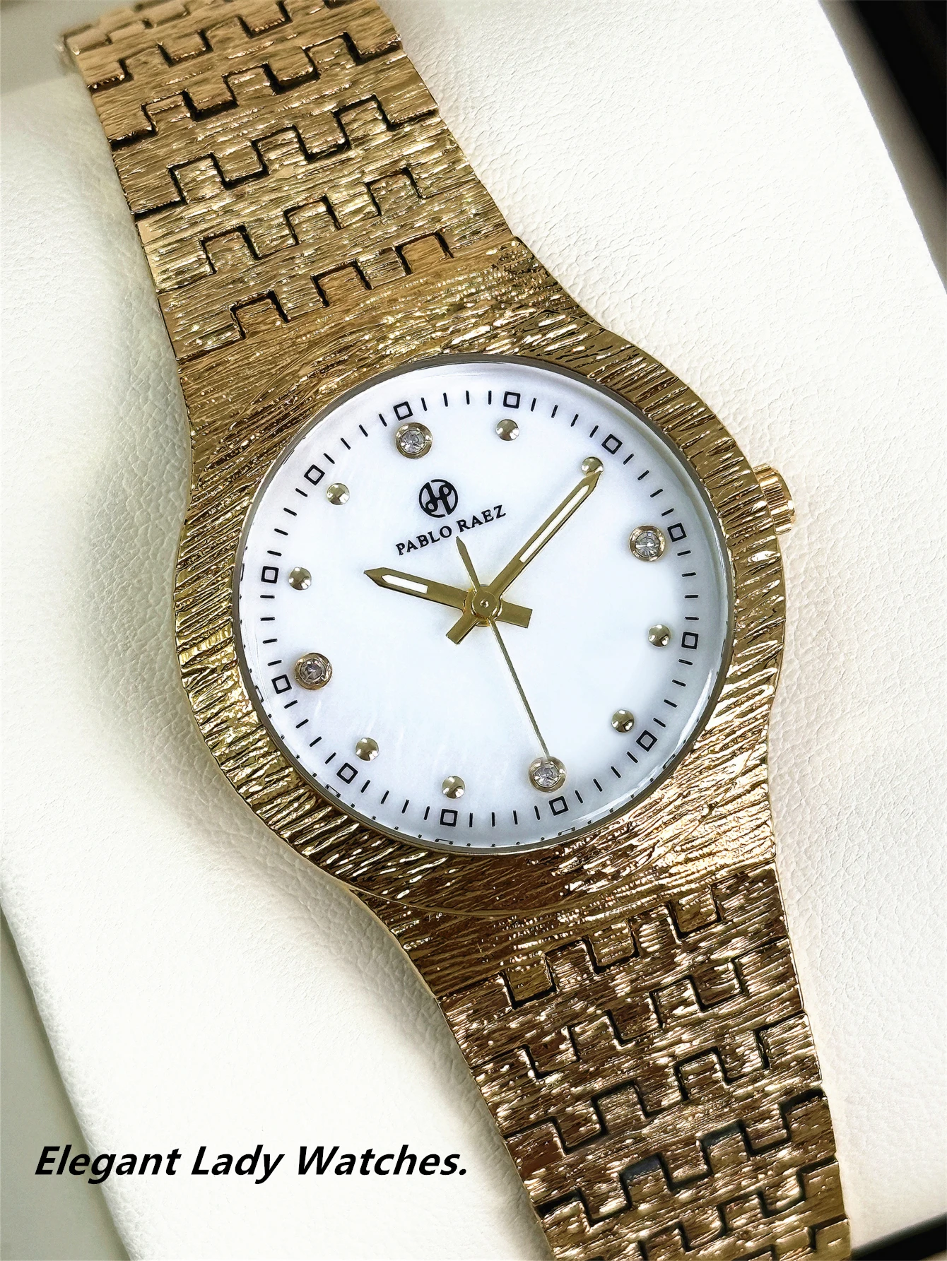 New Women's Gold Bracelet Watch Business With Fashionable Temperament Light Luxury Waterproof Ladies Quartz Chain Clock Watches